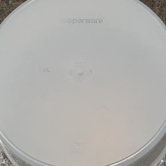 Tupperware Stuffable 8 cup Container - Picture 4 of 5